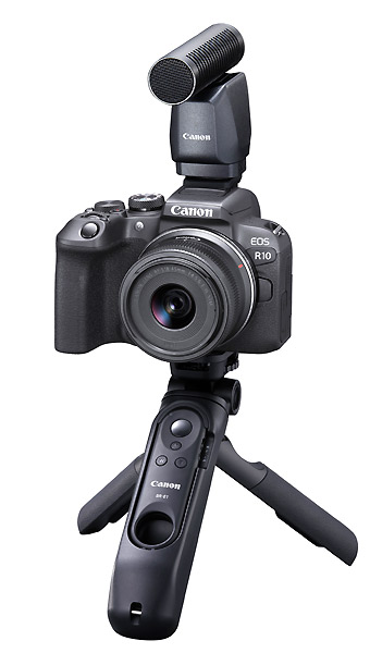 CANON EOS R10+18/45mm f.4.5/6.3  nuovo