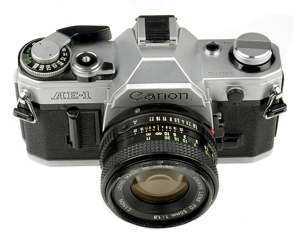 CANON AE1  - 1976/1984  (in vendita)