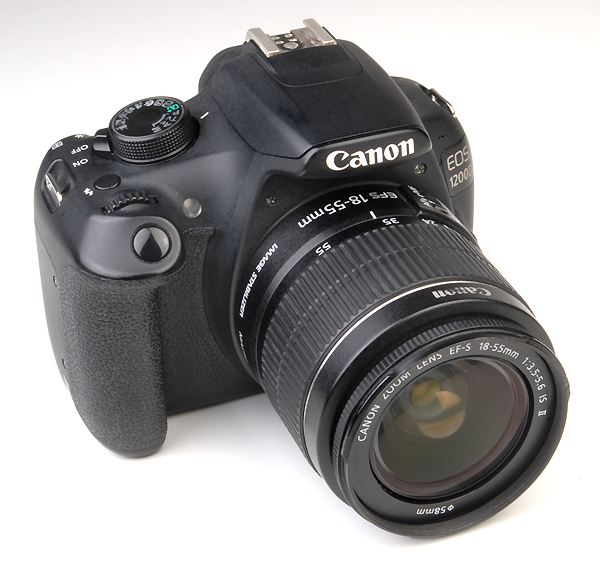 CANON EOS 1200 D + 18/55mm f.3.5/5.6 IS-II   usato
