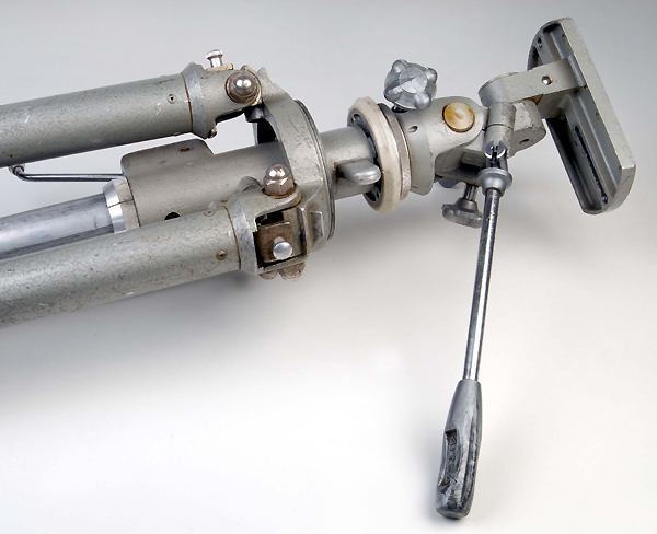 GITZO n�3 treppiede + testa anni 70    usato