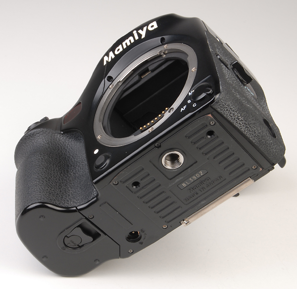 MAMIYA 645 AF D    (in vendita x pezzi di ricambio)