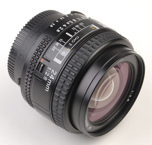 NIKKOR AF 24mm f.2.8   usato 