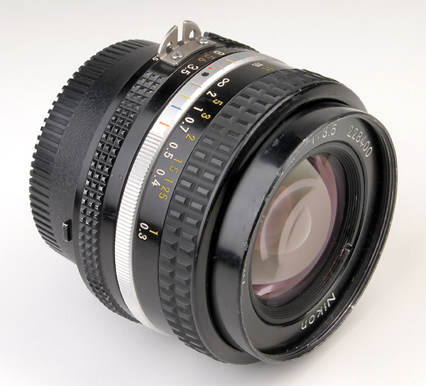 NIKKOR 20mm f.3.5 AI-S - 1981  