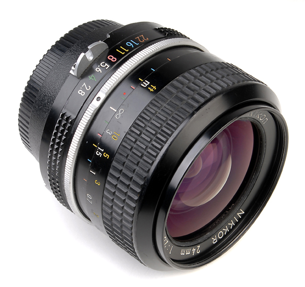 NIKKOR 24mm f.2.8 terza versione  (in vendita)