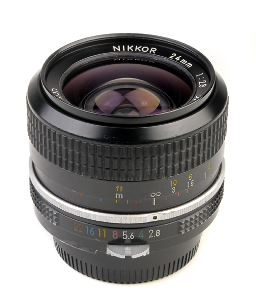 NIKKOR 24mm f.2.8 terza versione  (in vendita)