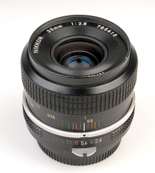 NIKKOR 35mm f.2.8 - 1975 (in vendita)