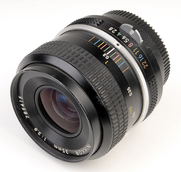 NIKKOR 35mm f.2.8 - 1975 (in vendita)