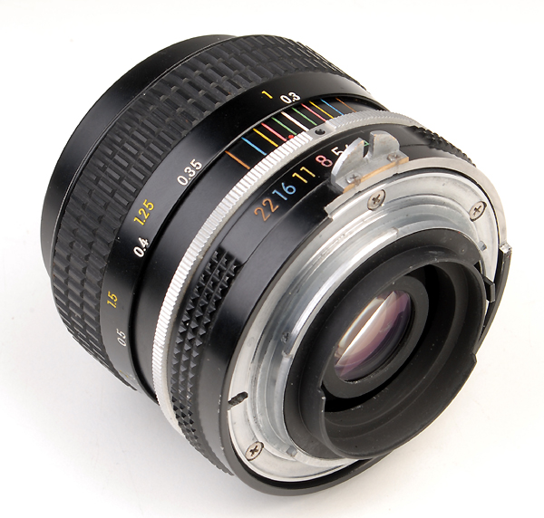 NIKKOR 35mm f.2.8 - 1975 (in vendita)