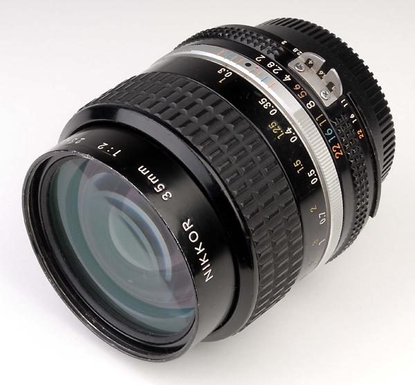 NIKKOR 35mm f.2 AI-S  (NIK42ep)  (in vendita)