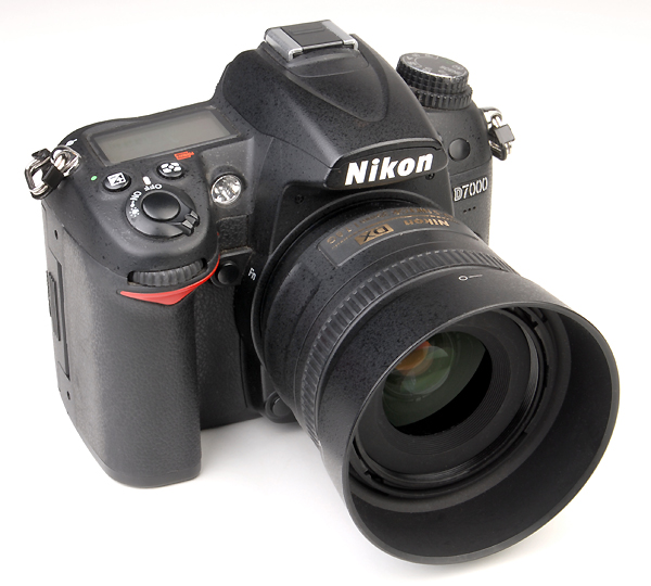 NIKON D 7000 + Nikkor 35mm f.1.8 AF-S    usato 