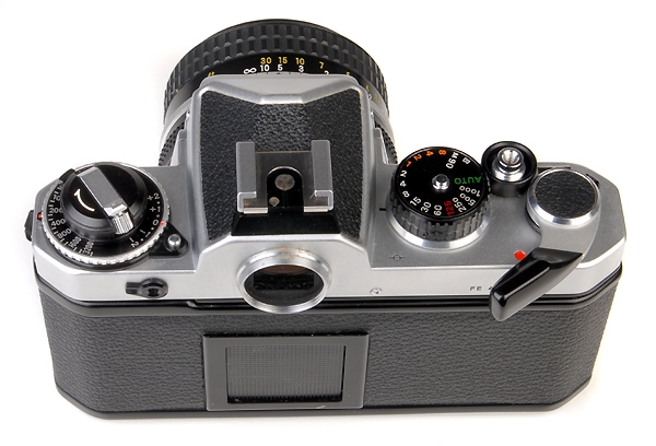 NIKON FE          (in vendita)