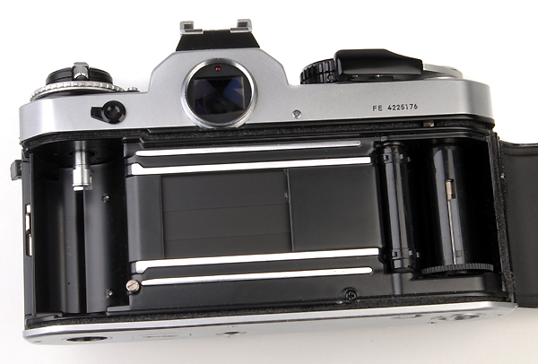 NIKON FE          (in vendita)