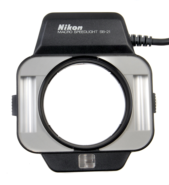 Flash NIKON SB-21  anulare per F3 (e fotocamere varie)(in vendita)