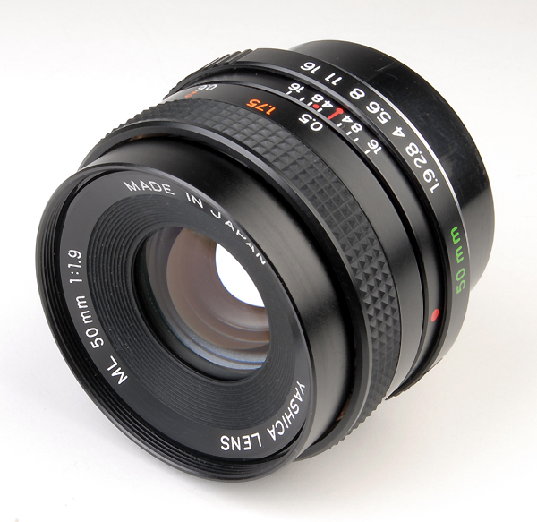 YASHICA 50mm f.1.9 ML   (in vendita)