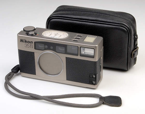 NIKON 35 Ti - usato 