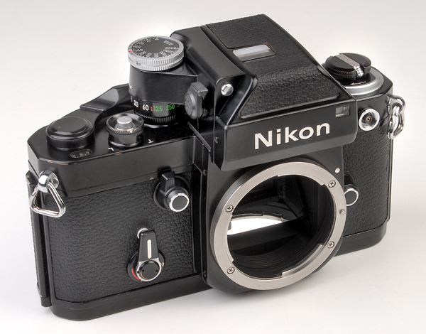 NIKON F2 - DP1 -1971 versione nera (2)