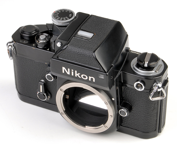 NIKON F2 - DP1 -1971 versione nera (2)