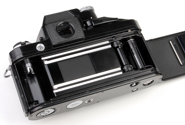 NIKON F2 - DP1 -1971 versione nera (2)